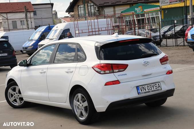 Hyundai I30 1.4 100CP 5DR M/T Highway - 3