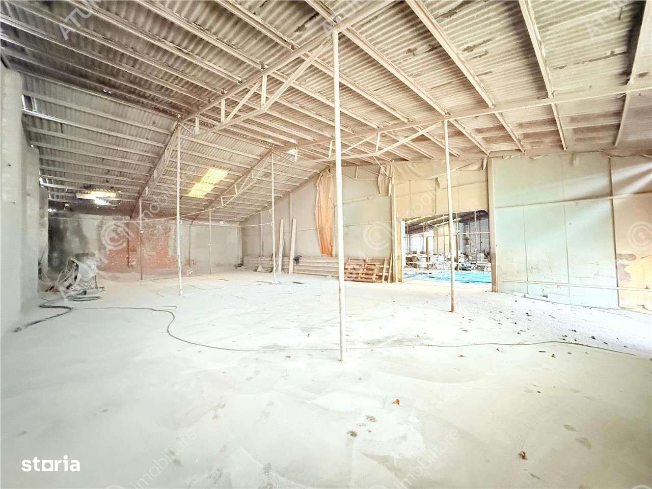 Hala industriala de vanzare in Cisnadie 1173 mp - Imagine principală: 3/10
