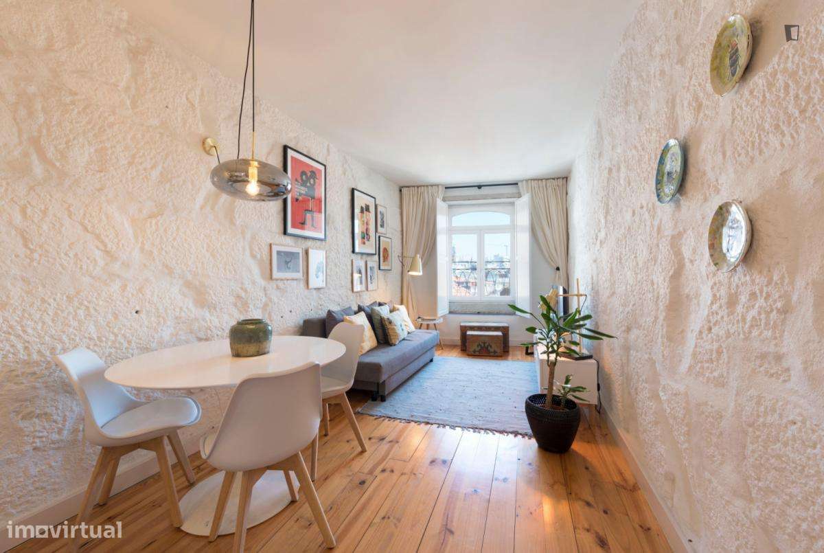 Apartamento com 1 quartos - localizado em Sé Porto - Grande imagem: 3/10