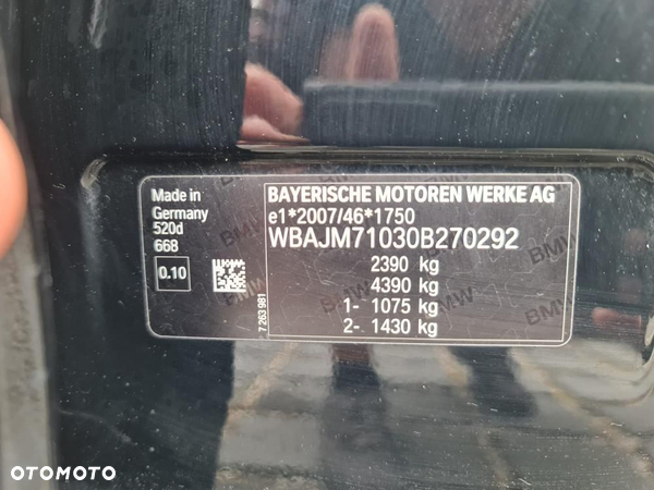 BMW Seria 5 520d Luxury Line - 40