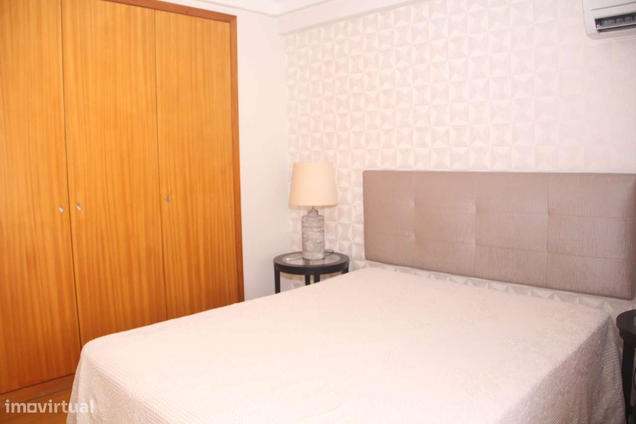 Apartamento T3 com 2 frentes na Maia-23