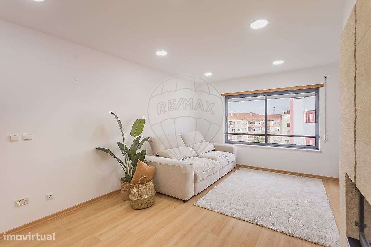 Apartamento T2 para arrendamento - Grande imagem: 2/27