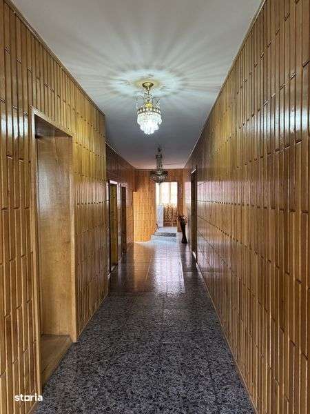 Vand casa in zona Zamca - Imagine principală: 5/8