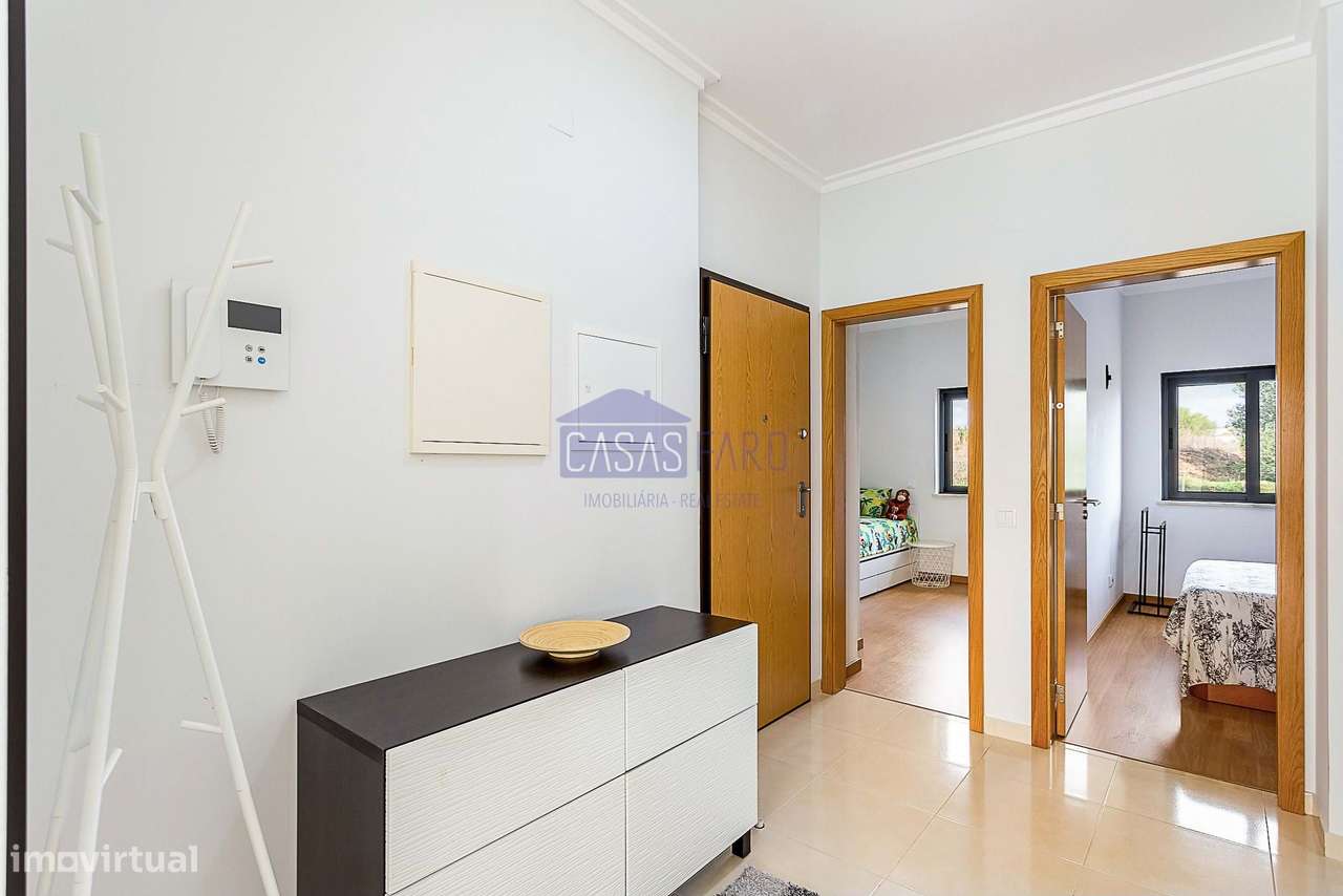 Apartamento T3 semi-novo nos arredores de Olhão na Zona Alta com estac-11