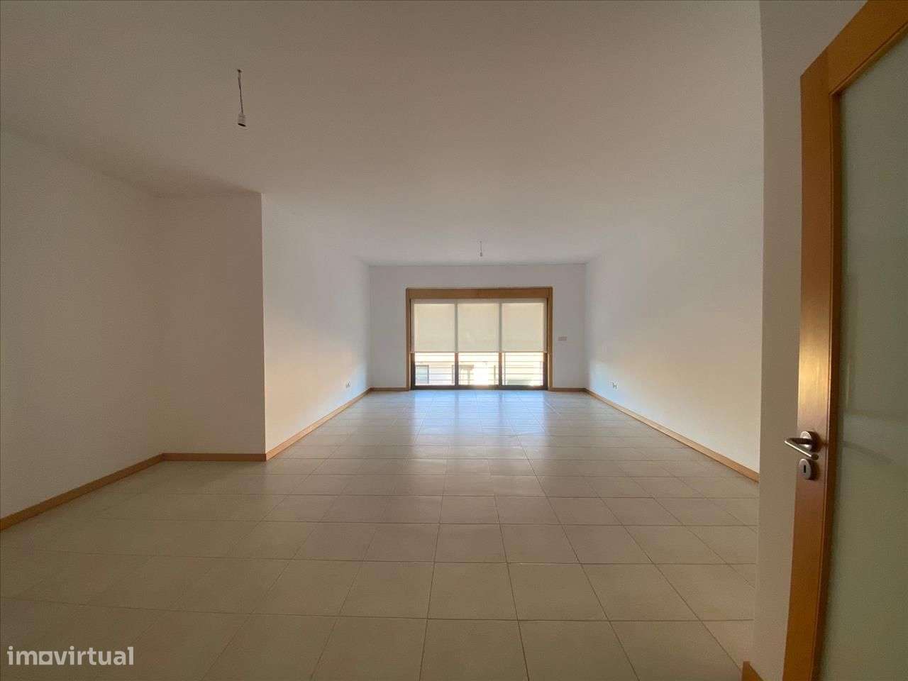 Apartamento T3 no Pinhal Novo com parqueamento e varanda - Grande imagem: 4/23