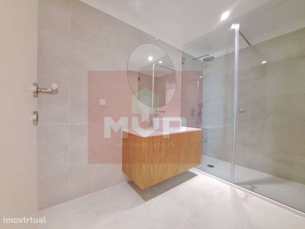 Moradia V3 com piscina e garagem em Vilamoura-16