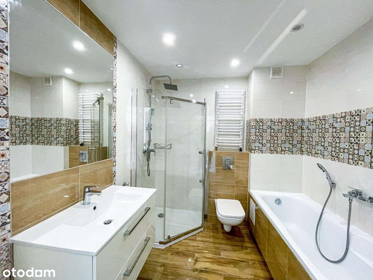 Bez prowizji, 2 łazienki, 3 wc, 2 m.postojowe-7