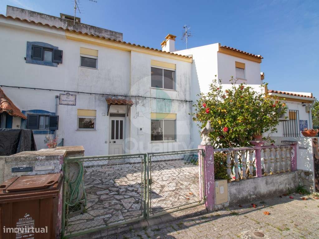 MORADIA GEMINADA T3 COM GARAGEM EM AZEITÃO - Grande imagem: 4/45