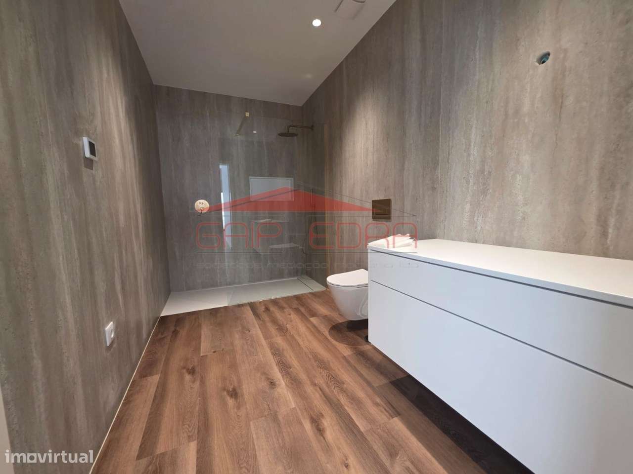 Moradia T3 com jardim e acessibilidade-17