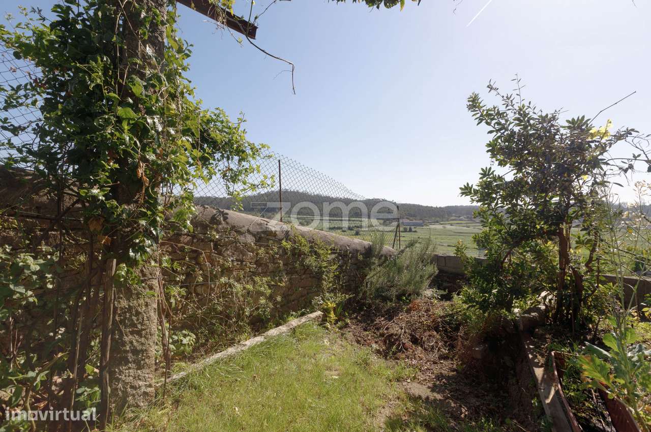 Moradia T3 de 4 frentes, com 984 m² de Terreno em Vila do Conde-23