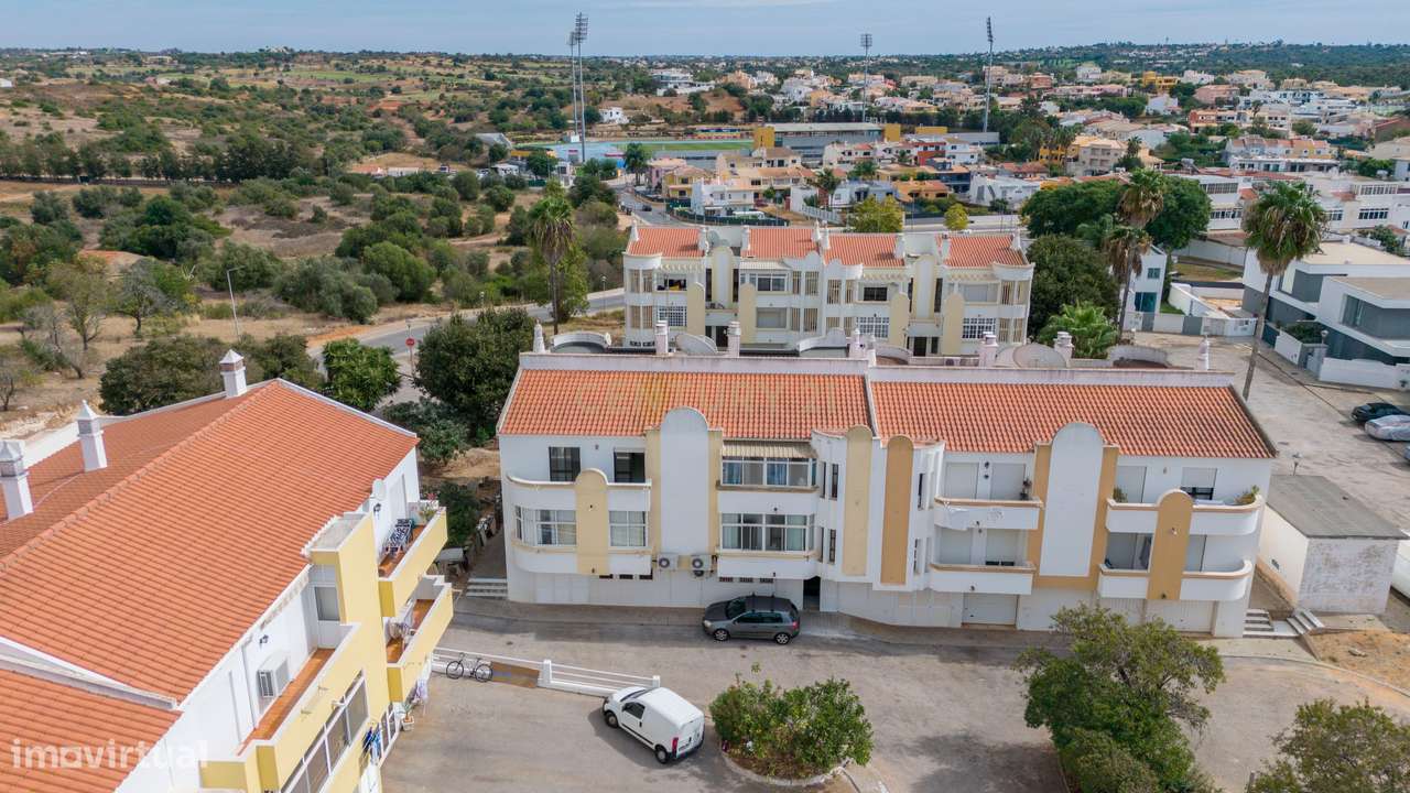 Apartamento T2 em Estômbar, Lagoa - Oportunidade Única!-16