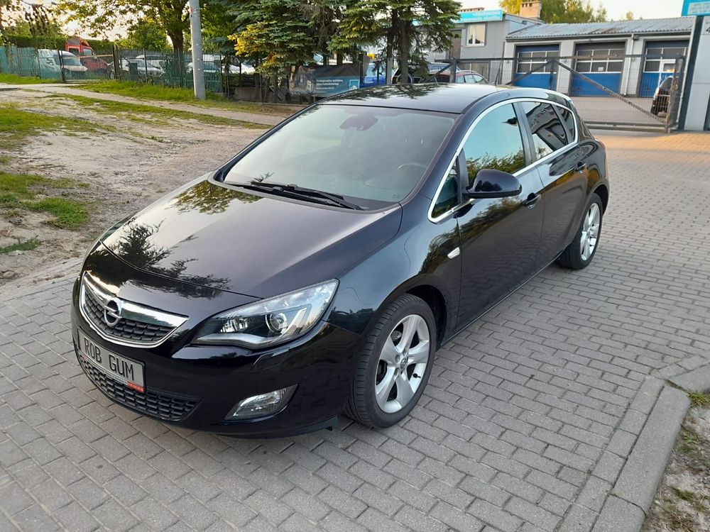 Opel Astra J 2010