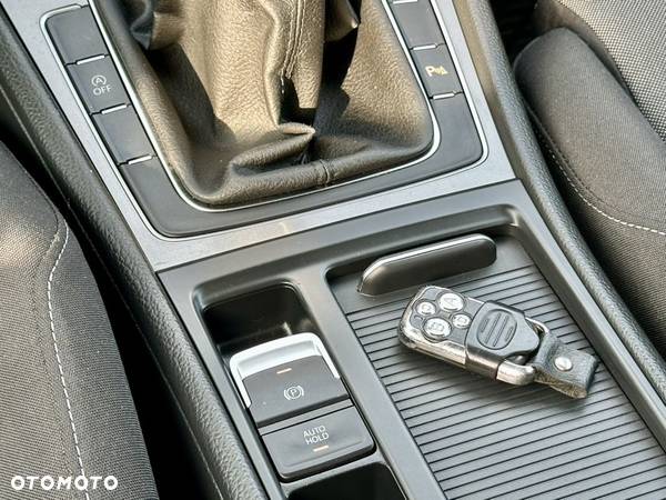 Volkswagen Golf 1.6 TDI (BlueMotion Technology) Trendline - 16