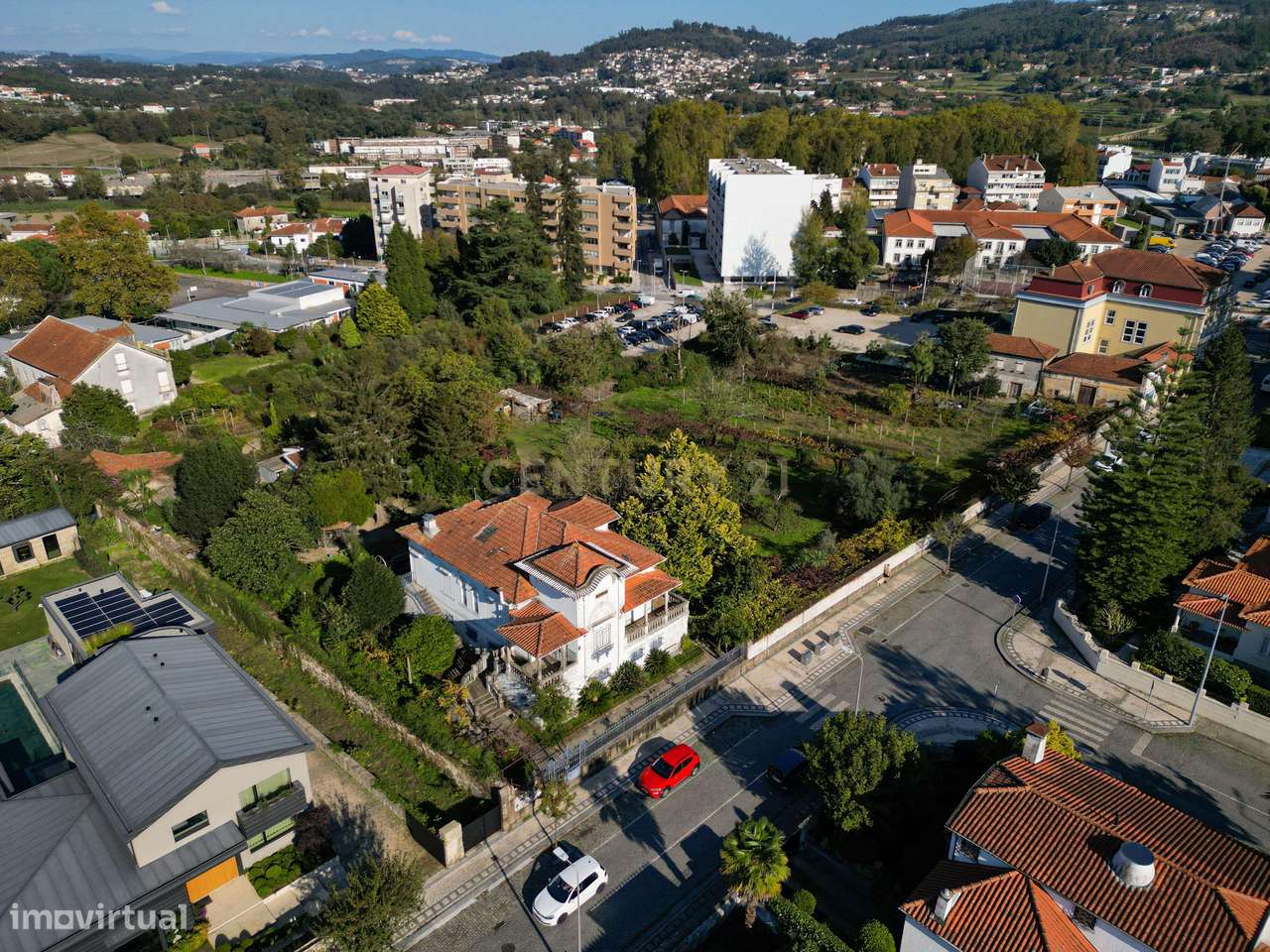 Terreno para construção em altura com Palacete - Santo Tirso - Grande imagem: 2/35