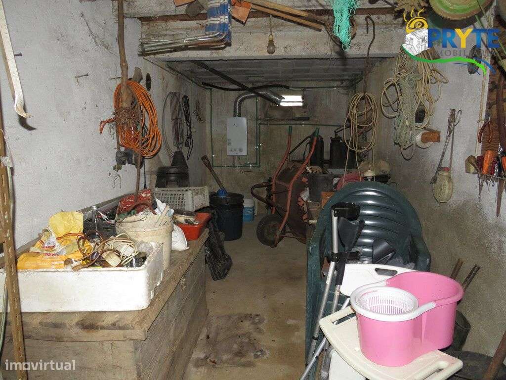 Quinta composta por moradia T4 situada perto de Cernache do Bonjardim-23