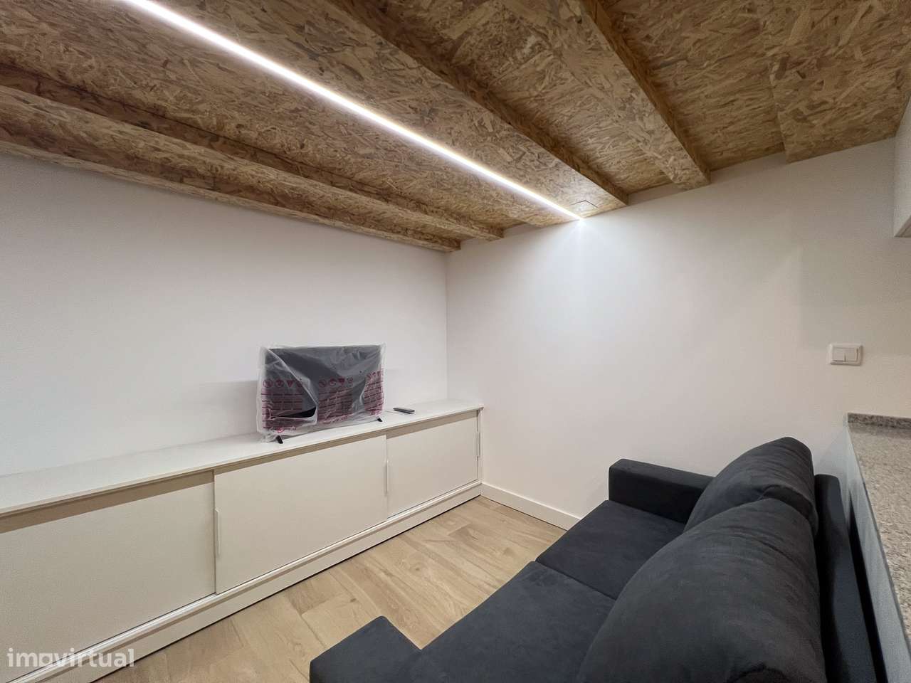 Casa Térrea T1 (T0 + Mezzanine) Remodelado e Equipado - Centro de Gaia - Grande imagem: 4/16