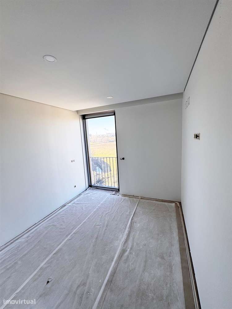 T2 Novo com varanda, garagem -Hospital São João - Universidades-23
