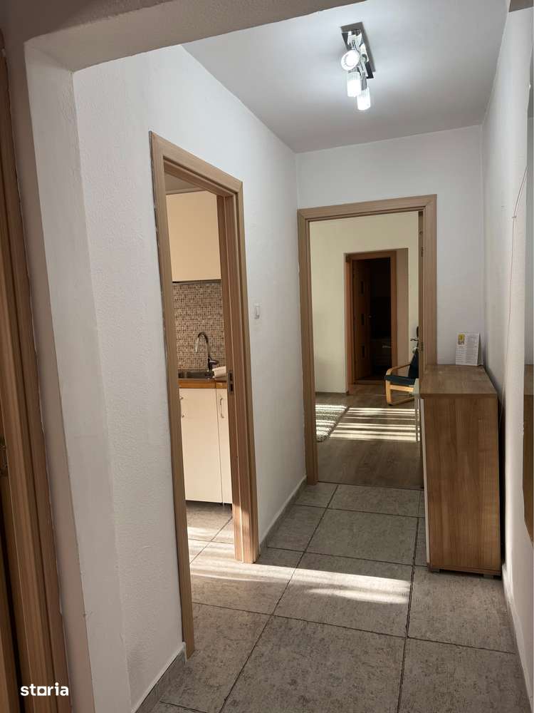 Persoana privata - 3 semi Neagoe Voda luminos, calduros - Imagine principală: 3/11