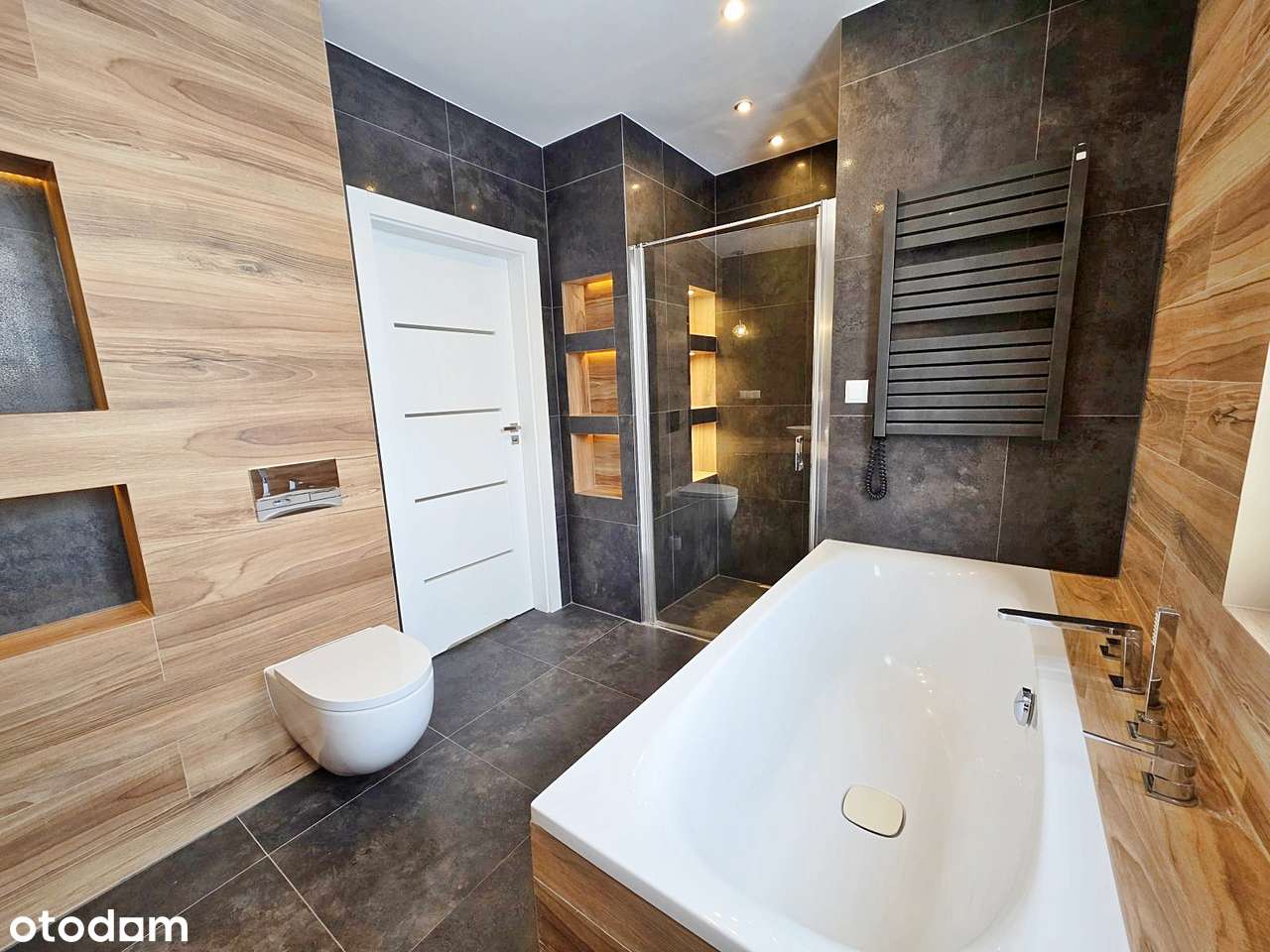 Nowoczesny, parterowy z poddaszem użytkowym, garaż dwustanowiskowy.-8