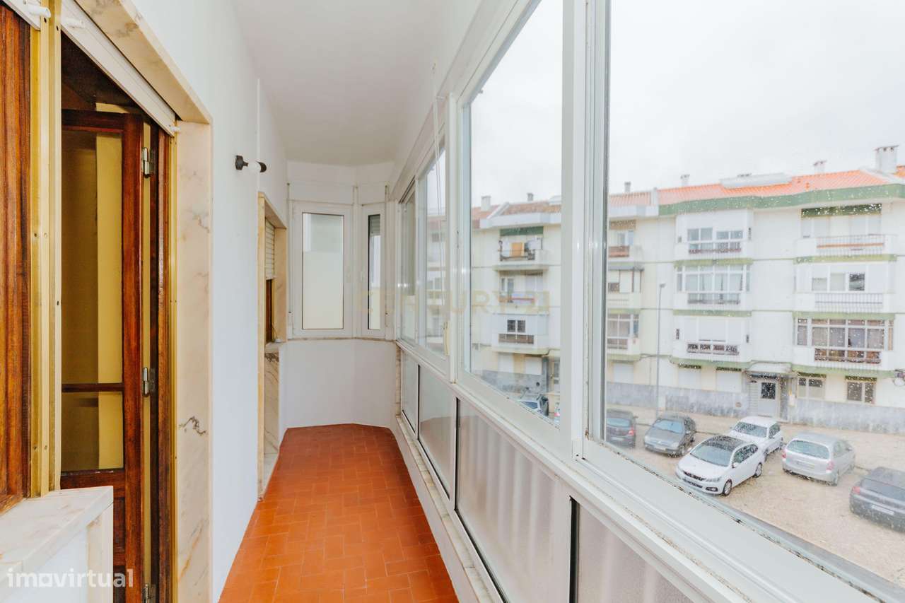 Apartamento T2 Queijas-7