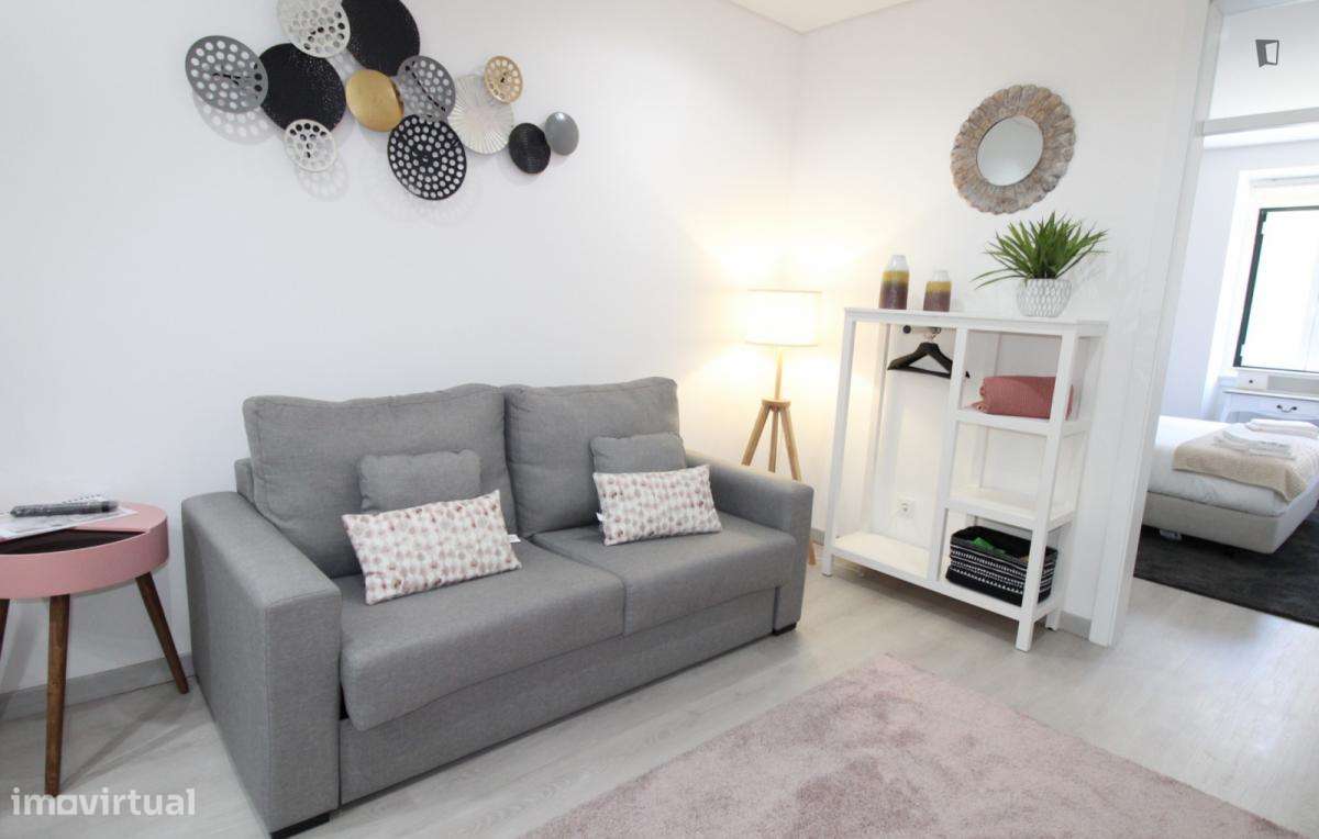 Apartamento com 1 quartos - localizado em Olaias Lisbon - Grande imagem: 2/10