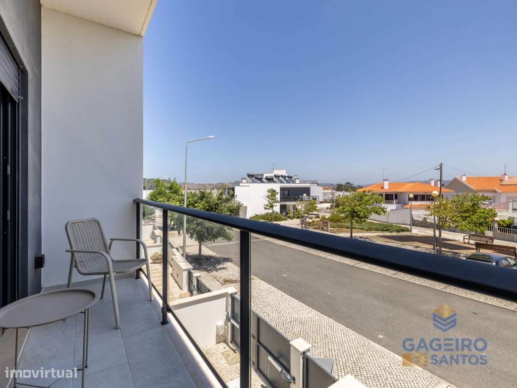 Moderna moradia T3 com piscina privativa-33