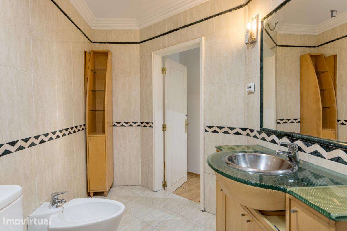 Quarto - localizado em Sete Rios Lisbon - Grande imagem: 5/19