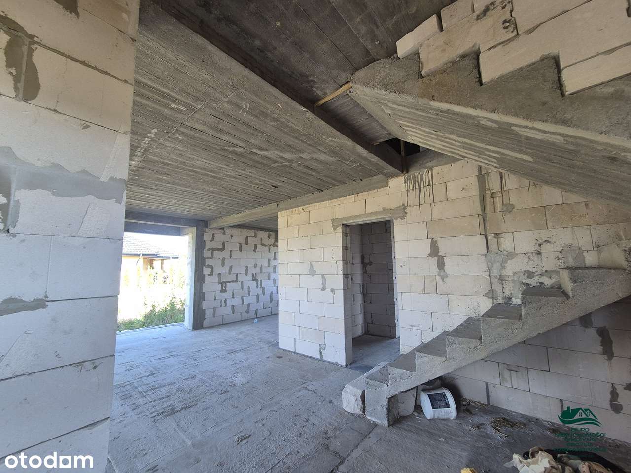 Dom mieszkalny jednorodzinny z garażem dwustanowiskowym  z działką-15