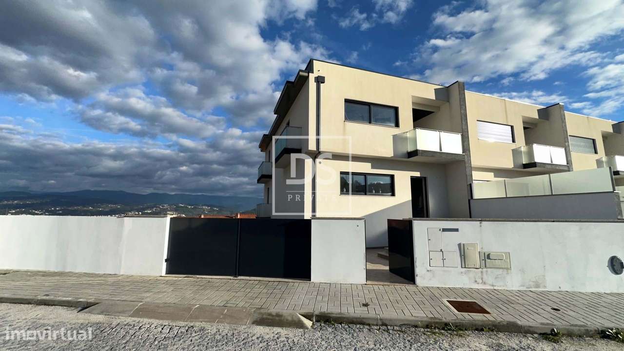 Última Moradia T3 em Amarante | 309 m² | Garagem 4 Carros | Vista Pano-22