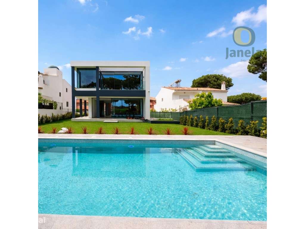 Moradia T4 de Luxo com Piscina, em Primeira Linha de Golfe, Vilamoura-0