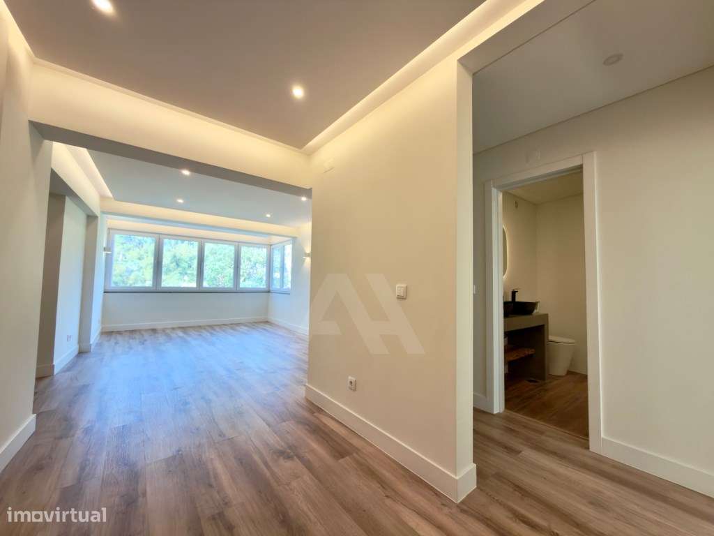Apartamento T2 renovado no Monte Estoril-6