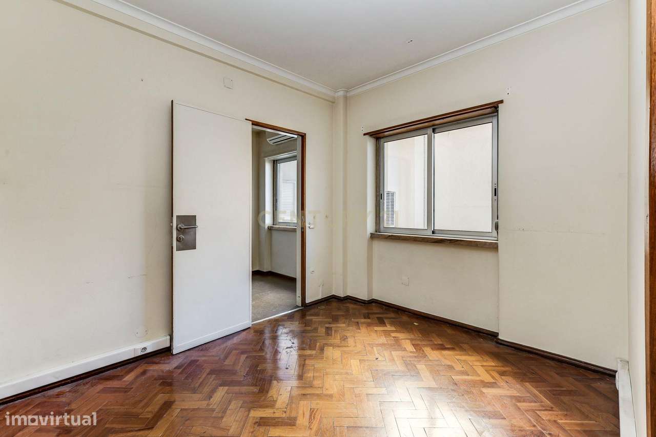 Espaço Comercial - Avenida 5 de Outubro, Lisboa - Grande imagem: 4/32