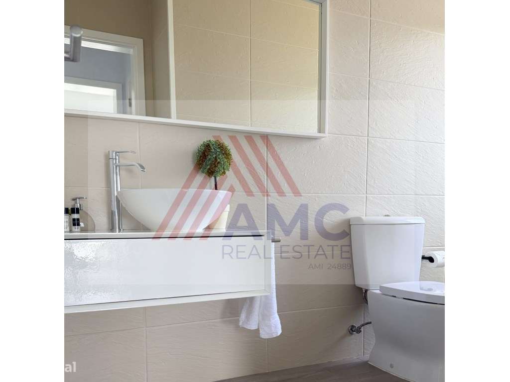 VENDE-SE EXCELENTE APARTAMENTO NO CENTRO DA VILA DA MADALENA-26