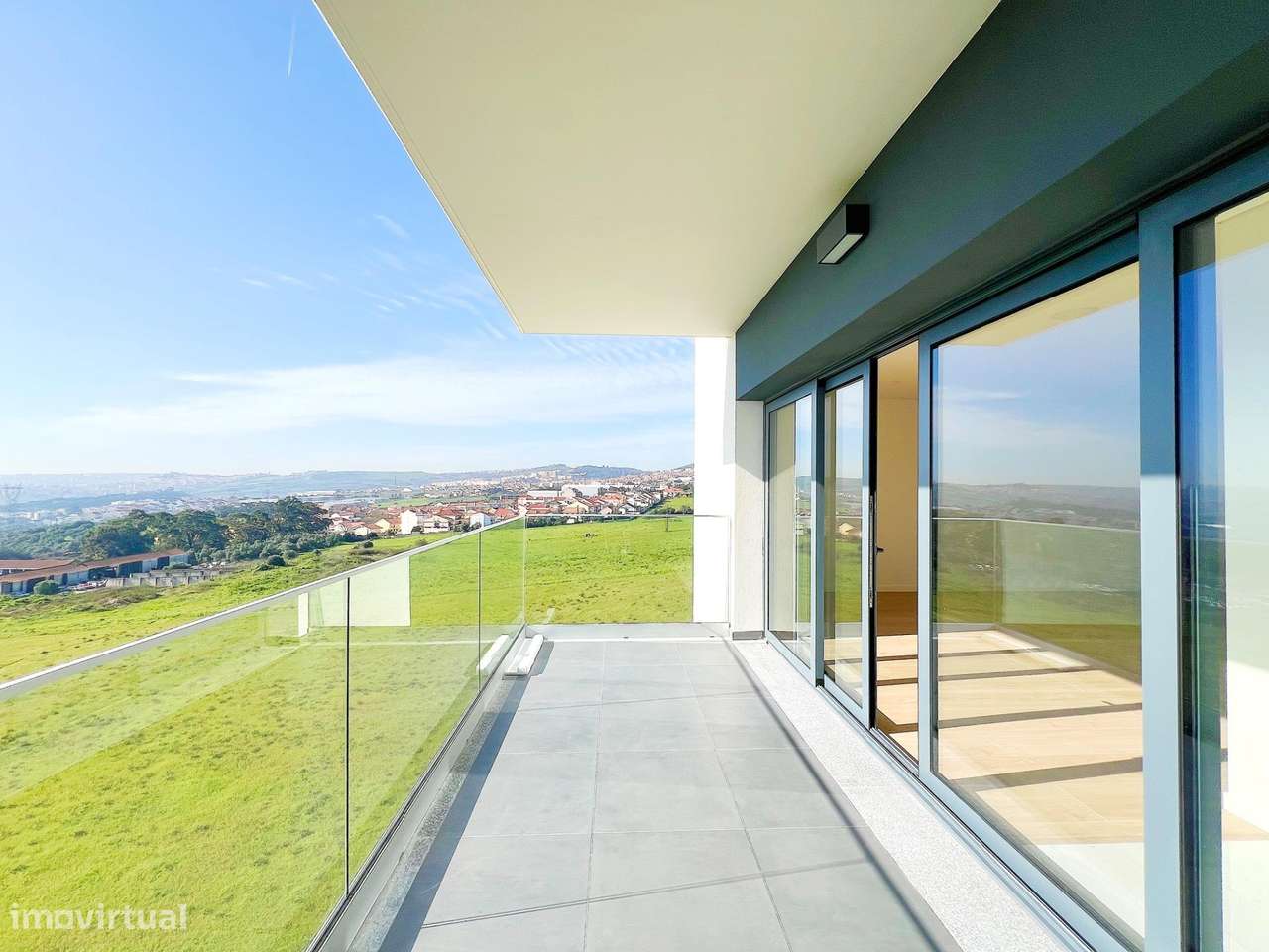 T2 novo c/ estacionamento e varanda - URBANIZAÇÃO MOINHOS DO...-3