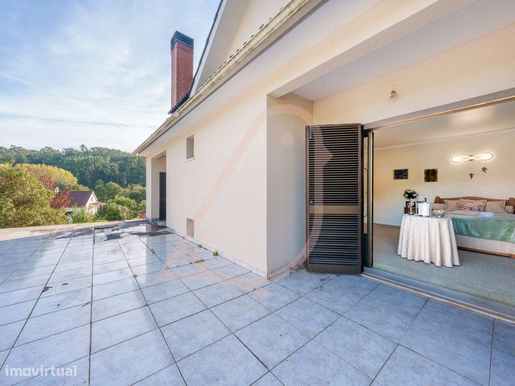 Refúgio Perfeito no Campo com Vista de Sonho e Piscina!-30