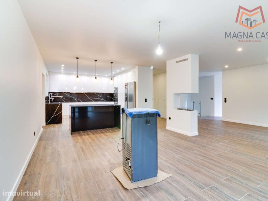 Oportunidade Única: Moradia T3+1 remodelada com dois pisos (RC+ Cav... - Grande imagem: 5/48