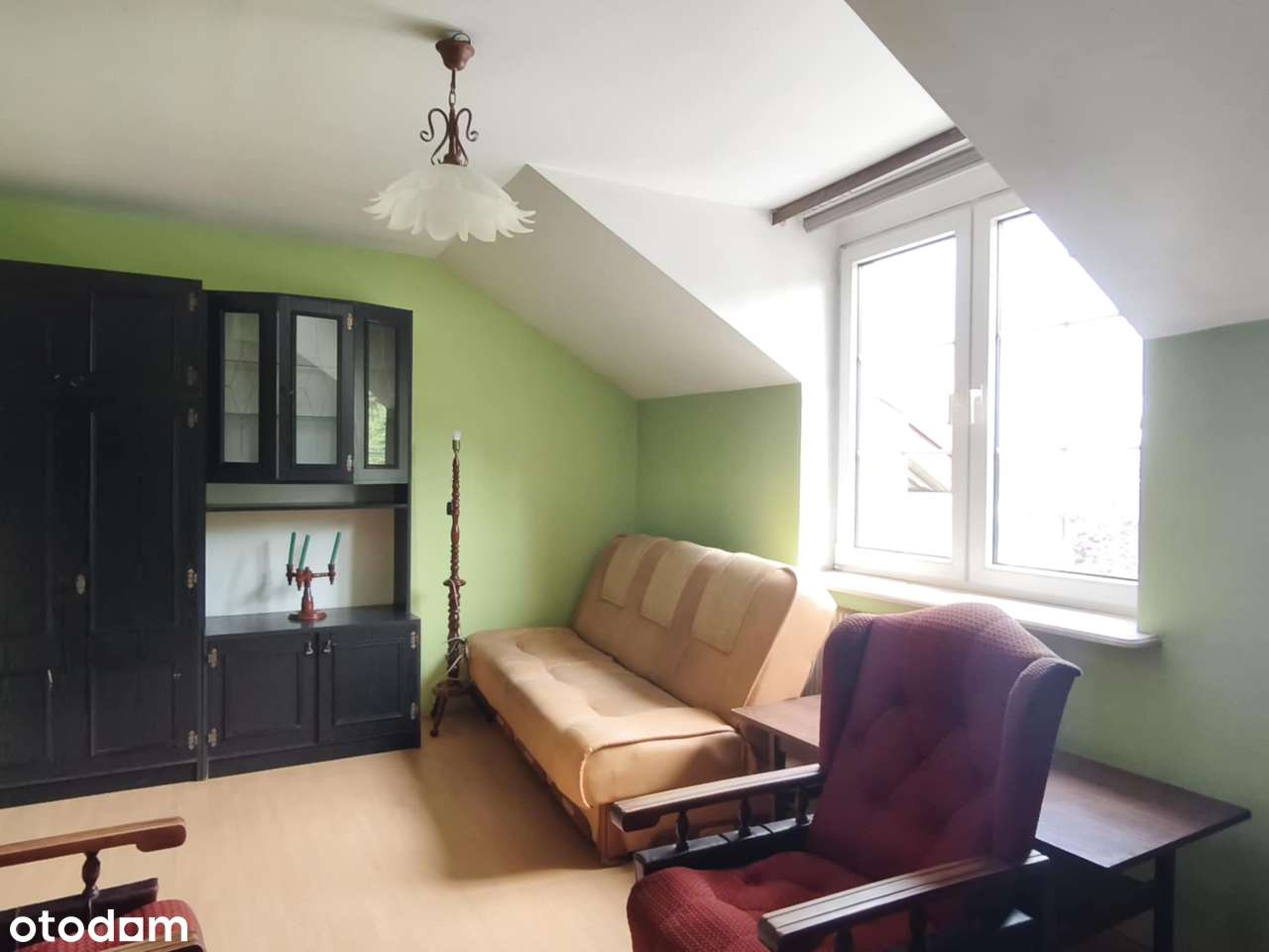 Solidnie zbudowany dom w dobrej lokalizacji.-15