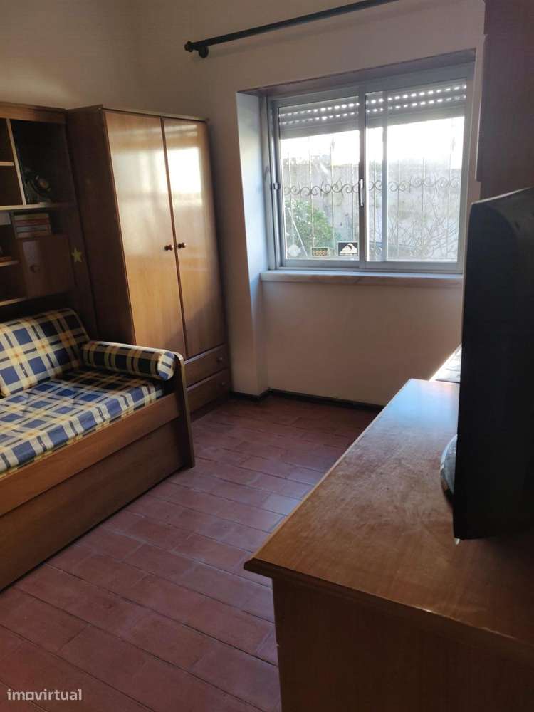 Moradia T5 com 2 Cadernetas + 3 Utilizações Independentes | Loures.-12