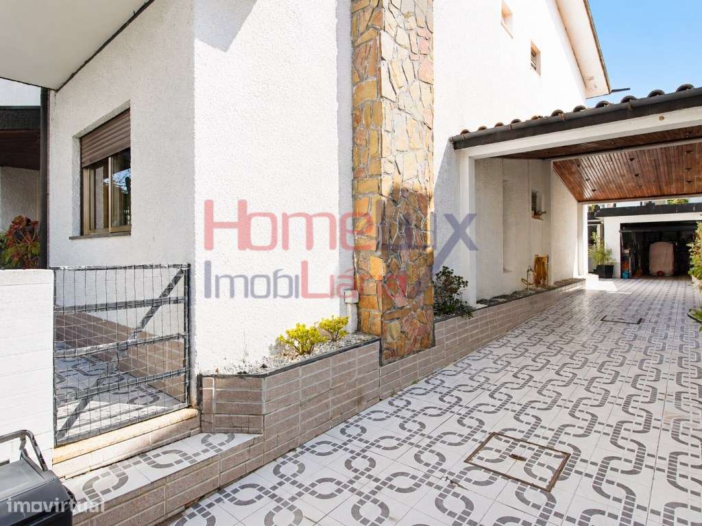 Moradia T4 em Fânzeres-27