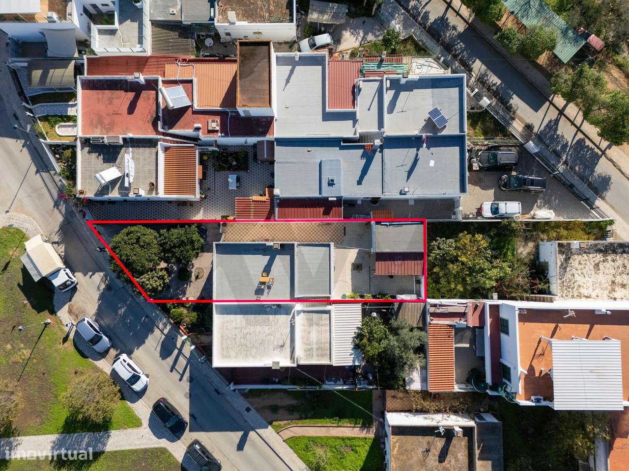 Oportunidade em Olhão: Moradia Térrea com Garagem e Grande Espaço Exte - Grande imagem: 2/60