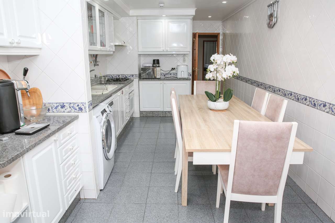 Fantástico Apartamento T3 com terraço e 2 lugares de garagem-11