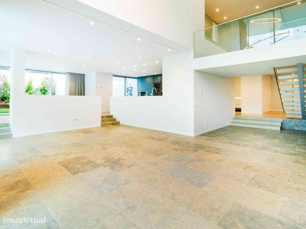 Villa Duplex T4, terraço, piscina e garagem, Condomínio com duas vi... - Grande imagem: 4/41