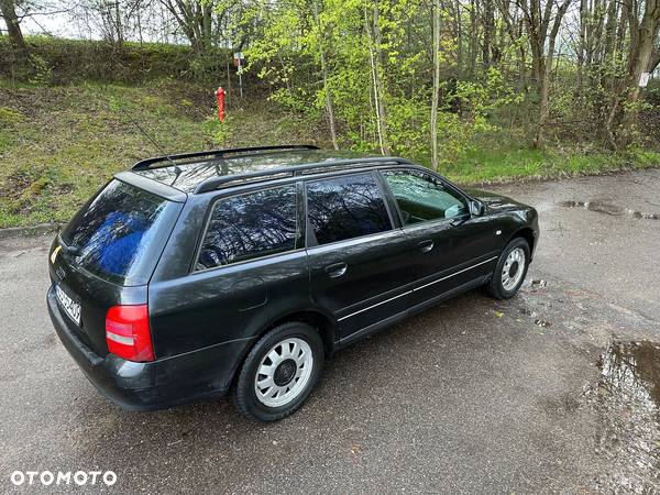 Audi A4 Avant 2.5 TDI - 9