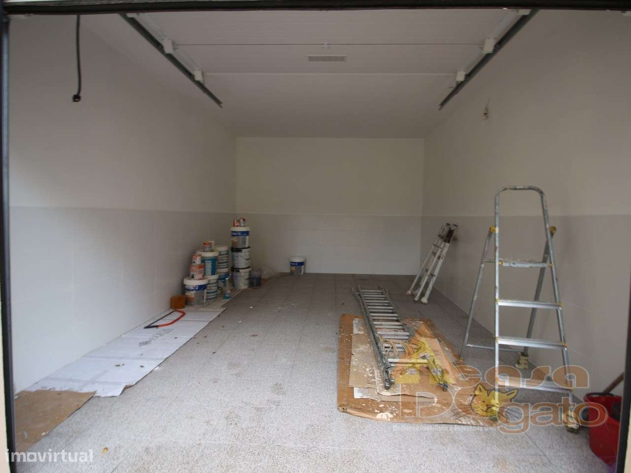 Apartamento Remodelado com boas varandas-22