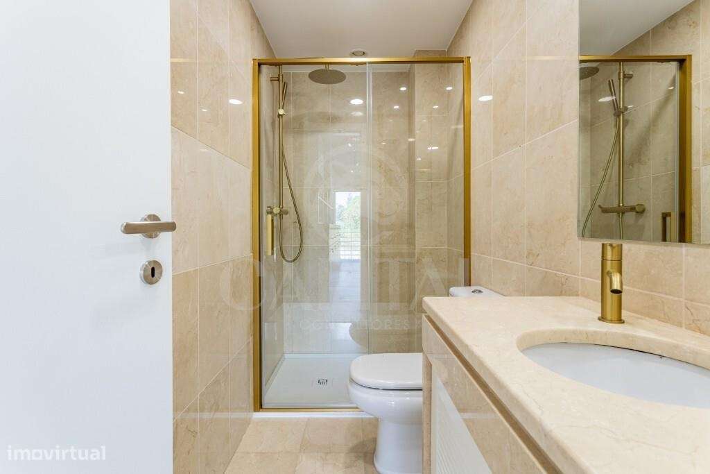 Apartamento T5 Duplex Exclusivo em Primeira Linha de Mar-15