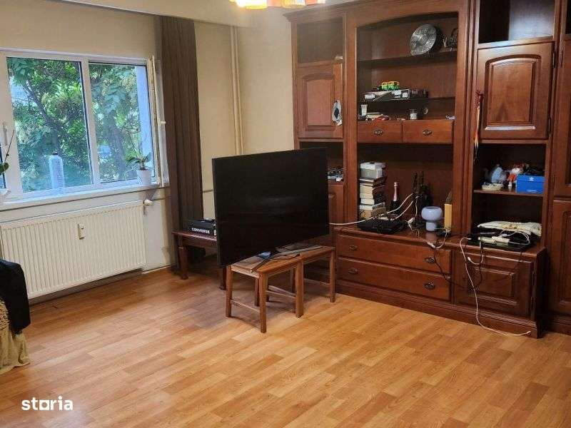 Drumul Sarii Al. Botorani bloc 1989 et. 3, 76mp-0