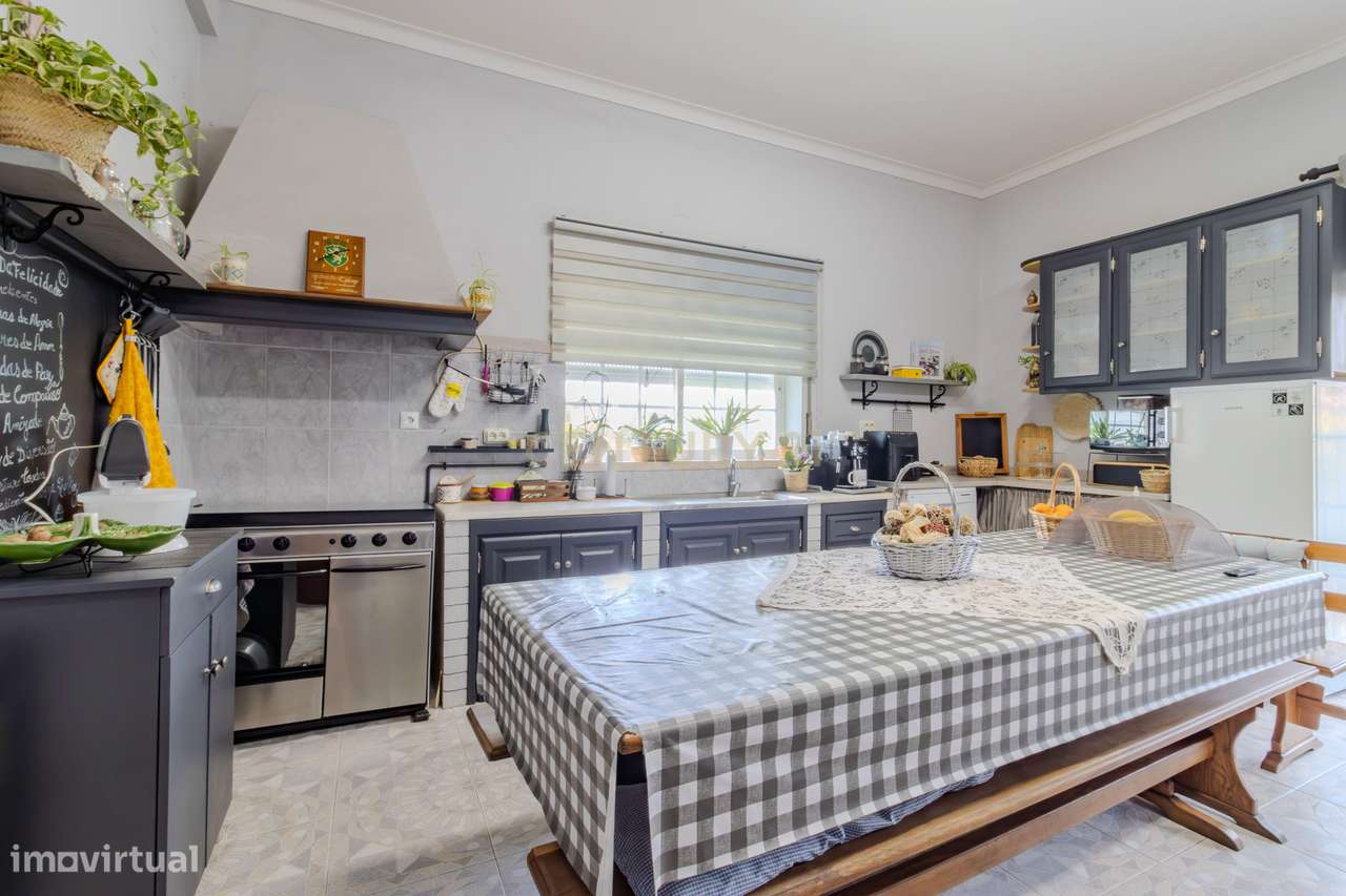 Moradia individual com comércio e jardim - Grande imagem: 5/38