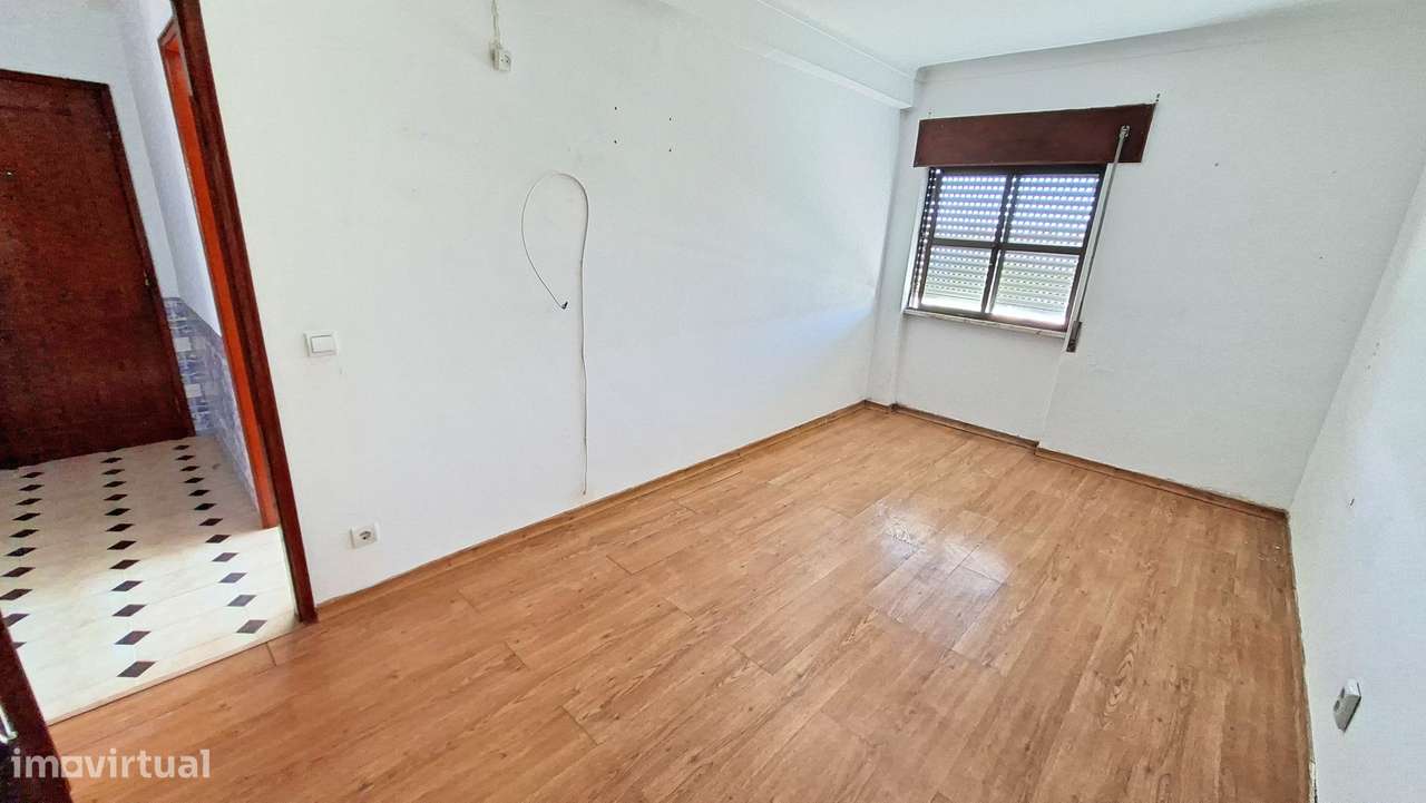 Apartamento T3 97m2 centro da Moita-8
