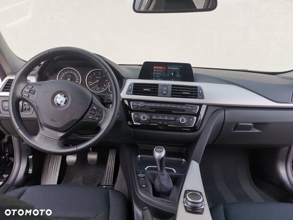 BMW Seria 3 316d - 18