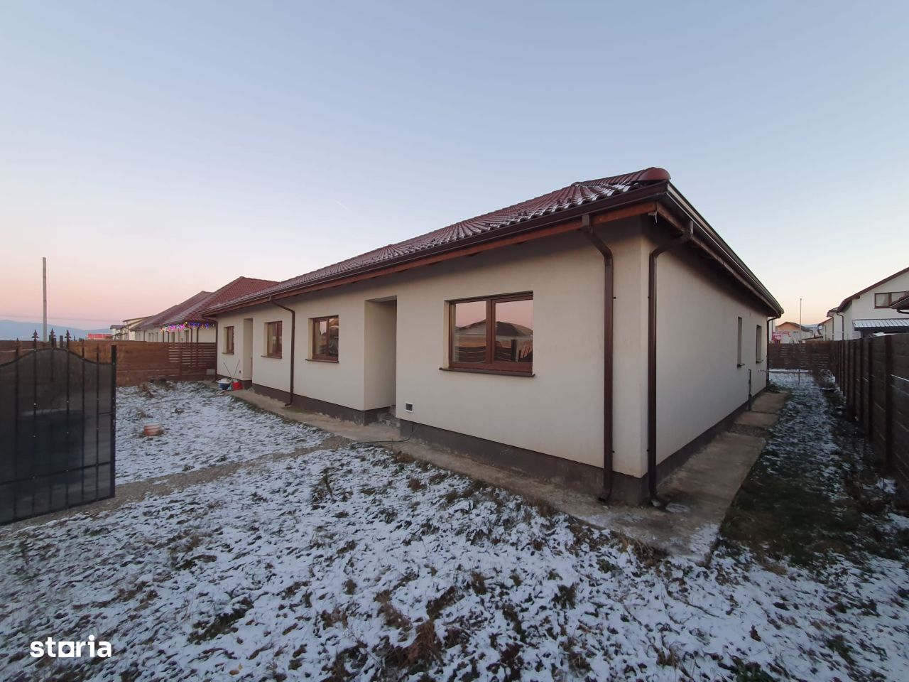 Casa pe parter in Izvor, teren 500mp